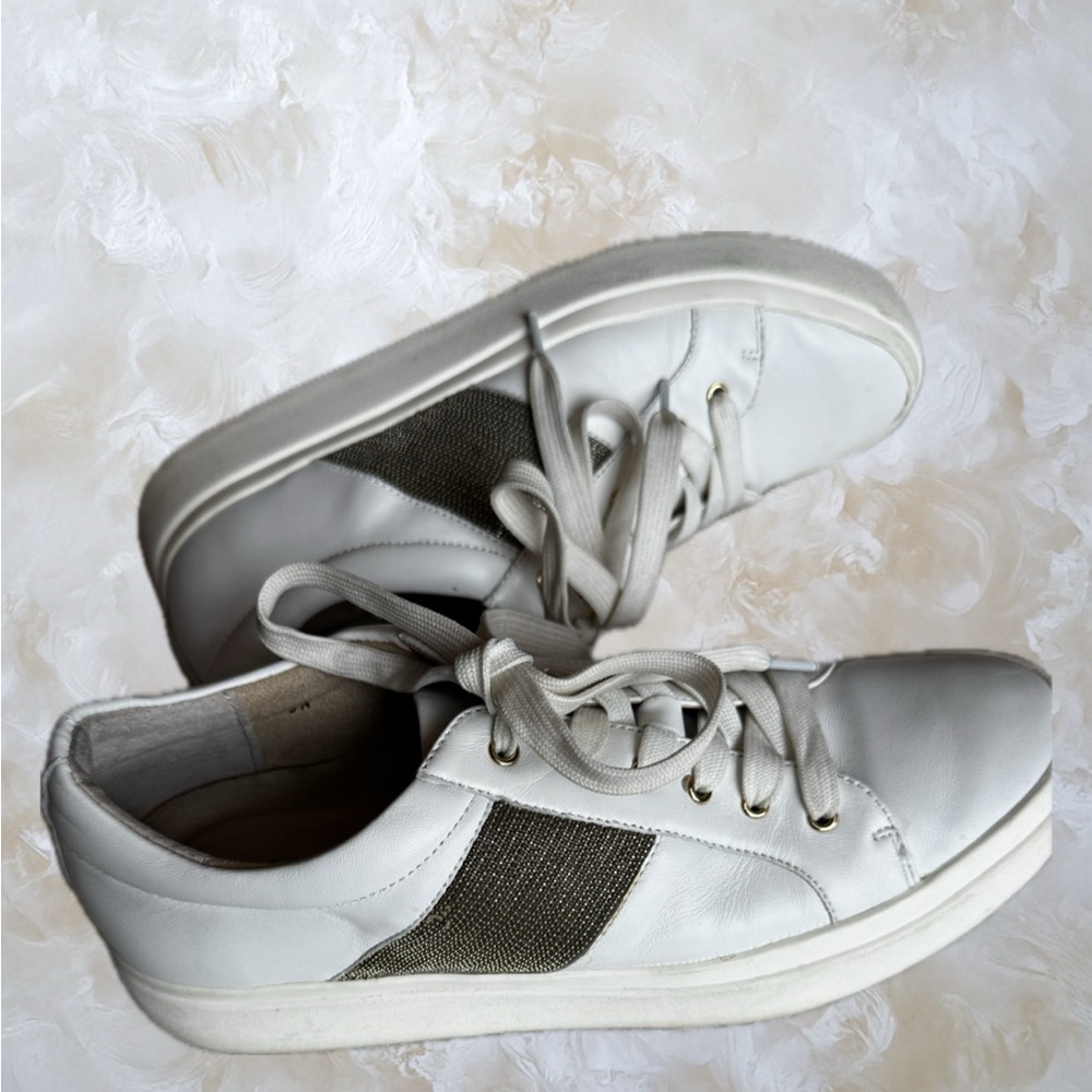 Vaneli Yavin Women's White Leather Sneakers 9 Narrow